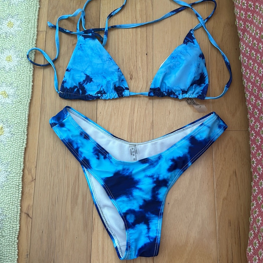 String Bikini